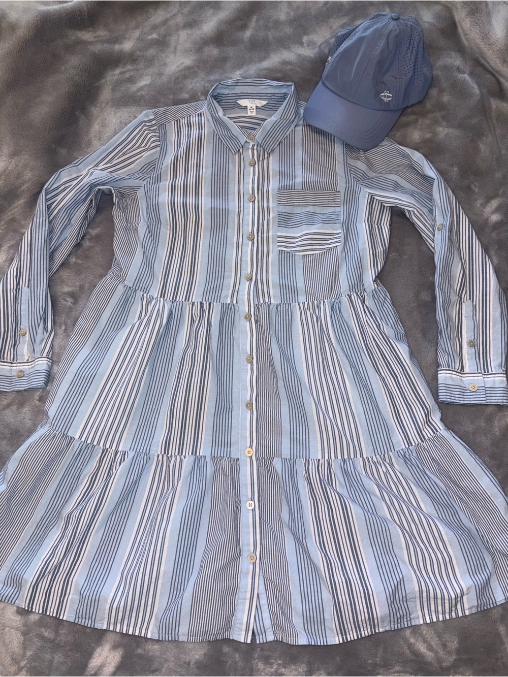 Dress bundle with ponytail hat size medium, one size hat
